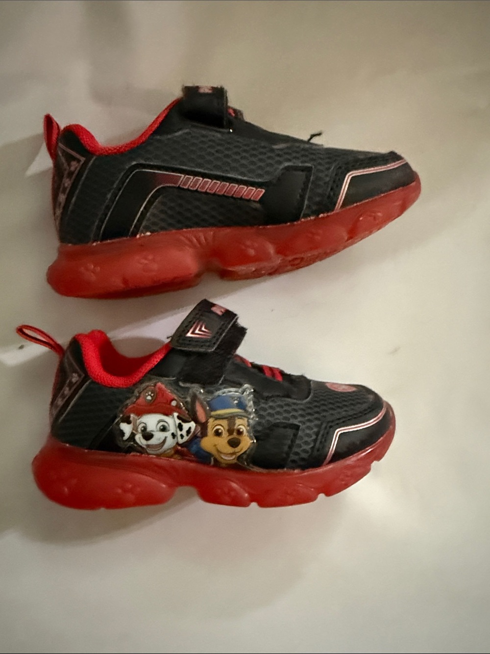 Toddler Kids Paw Patrol Black & Red Light-Up Sneakers Sz 7
